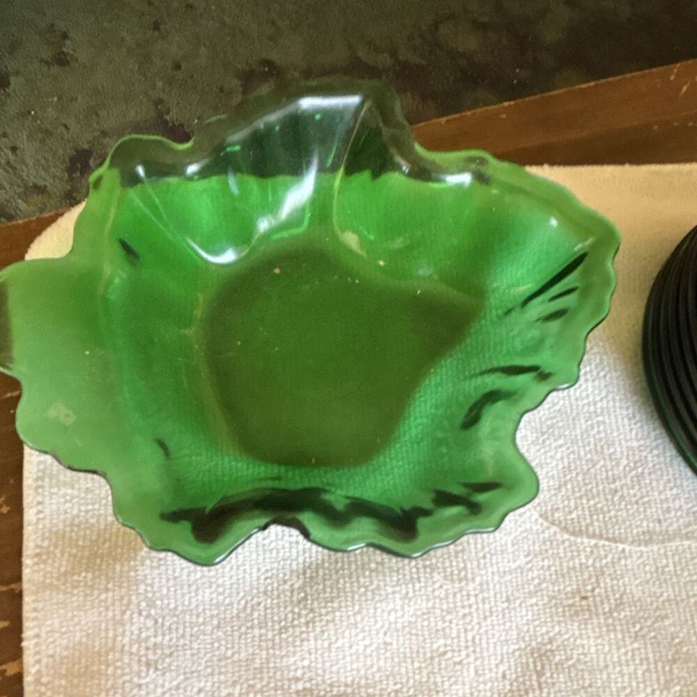 Anchor Hawking Maple Leaf Candy Bowl in Forest Green 1950’s